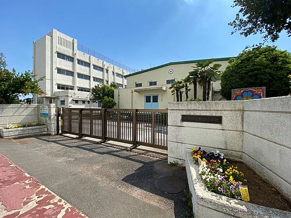 曽谷小学校まで　1000m　徒歩約13分●教育目標「「ゆめ　あすから」チャレンジする子どもたち　～ みんなではぐくむ「曽谷っ子」～」