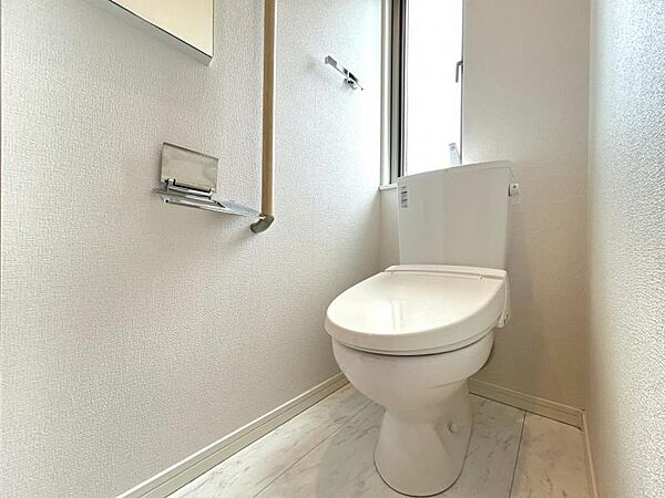 トイレは各階設置で家族が重なりやすい朝も安心です♪