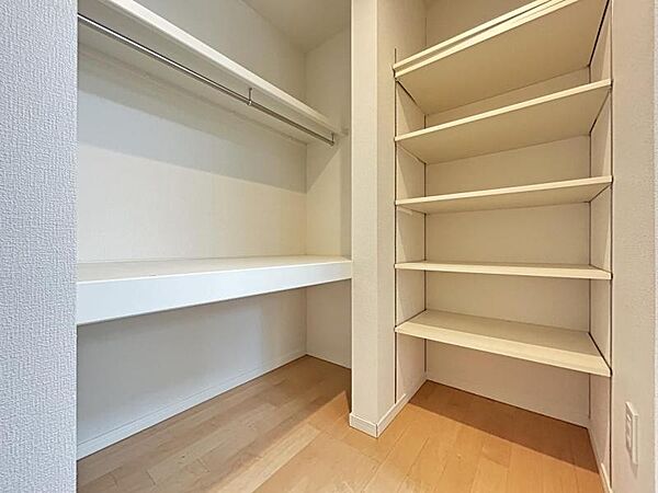 7.8帖洋室にはWIC完備！居室を広く使え、片付いた快適な暮らしが実現します♪