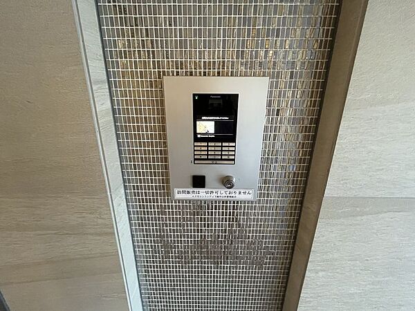 オートロック付き共有玄関で不審者をシャットアウト！お子さまのお留守番にも安心ですね♪