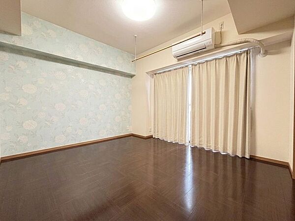 陽当り良好な南西向きにつき、室内は大変明るく過ごしやすいお部屋となっております♪