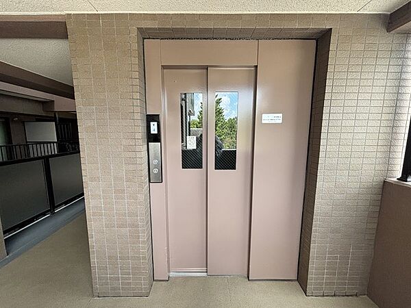 エレベーターなど快適な共有設備も充実しております！