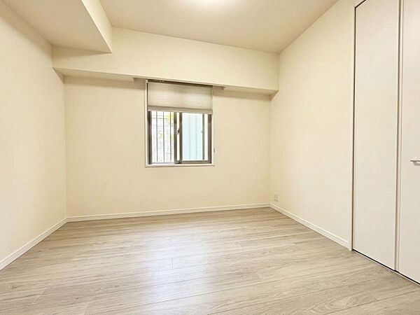 サービスルームは趣味部屋としてのご利用にもいいですね♪※一部CG加工により残置物を除去しています。
