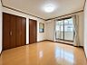室内：全居室収納付き！プライベートの保たれた間取りです。