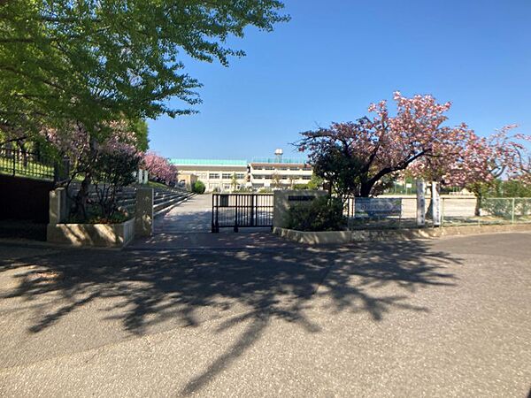 第二中学校/徒歩約19分/約1500ｍ