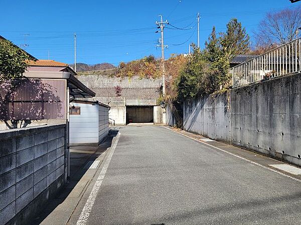 南西側前面道路