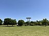 周辺：南長野運動公園公園や噴水広場だけでなく、野球場やサッカー場、屋内プール、体育館などの施設もあります。 2260m