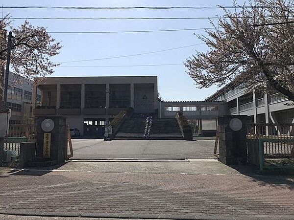 須坂市立須坂小学校 510m