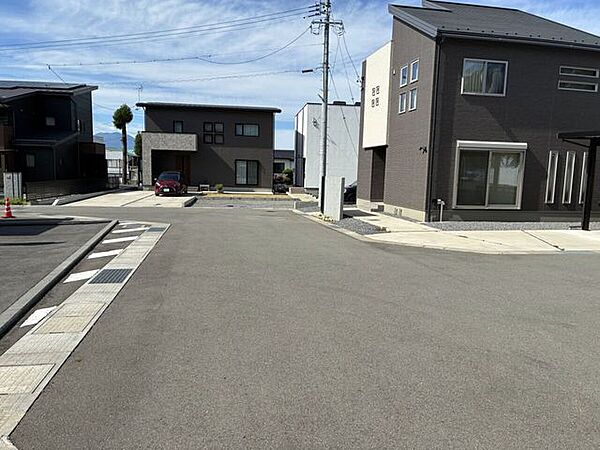 前面道路（南から北）