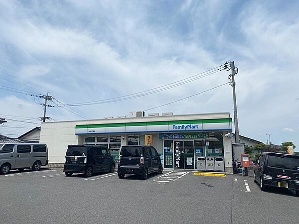 ファミリーマート 明和三丁目店（784m）