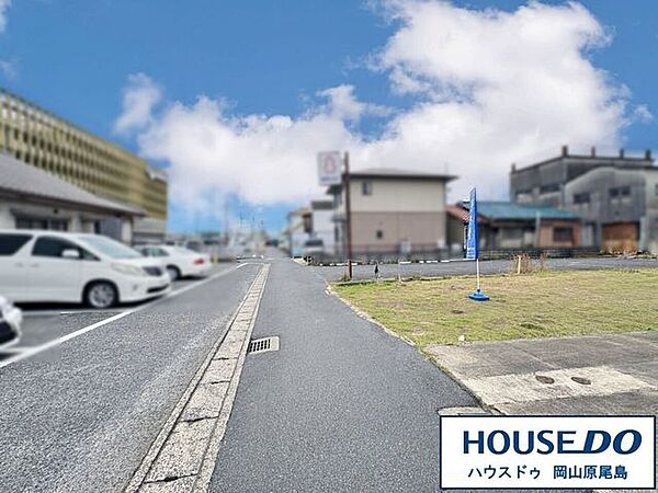 東側前面道路は約3ｍの幅員です。
