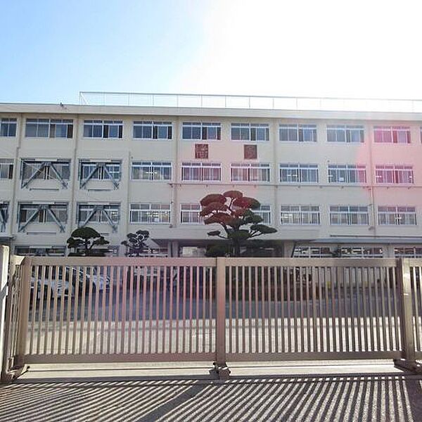 岡山市立 幡多小学校 930m