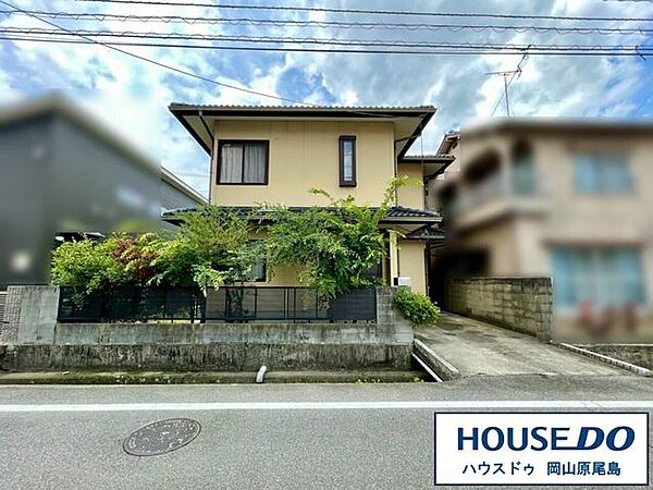 駐車は、敷地東側に1台可能となっております。