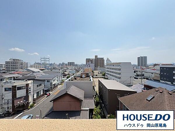 5階部分のお部屋で、前面に高い建物も無く眺望も良好となっております。