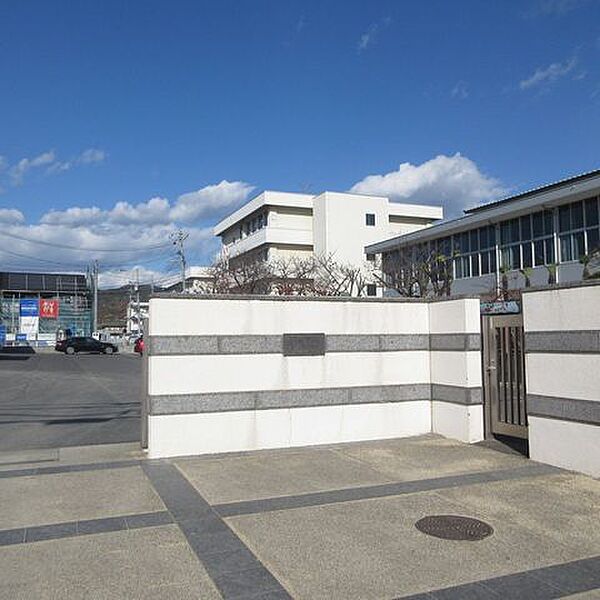 岡山市立竜操中学校岡山市立竜操中学校 1330m