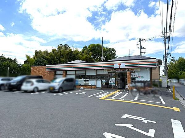 セブンイレブンさいたま大谷店 341m