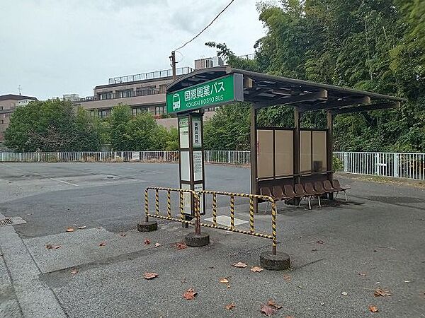 バス停　東新井団地 50m