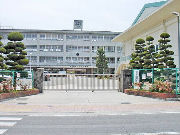 【小学校】たつの市立小宅小学校まで479ｍ