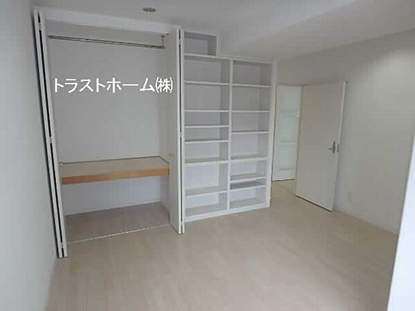 洋室6.9帖