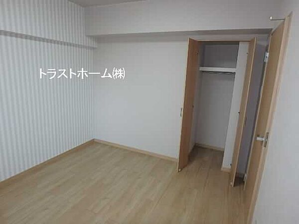廊下側洋室