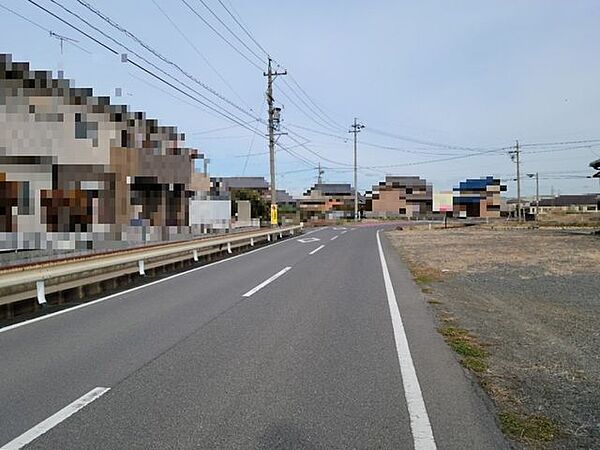 北側前面道路