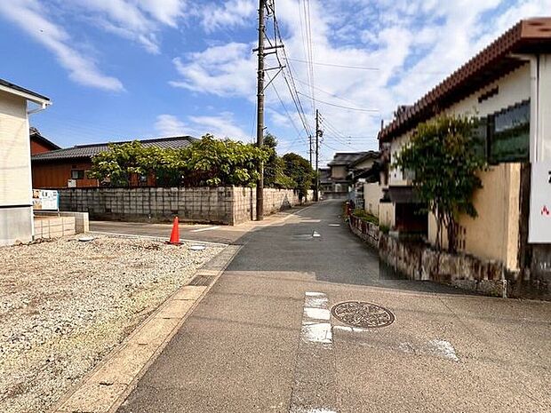 西側前面道路 南方面