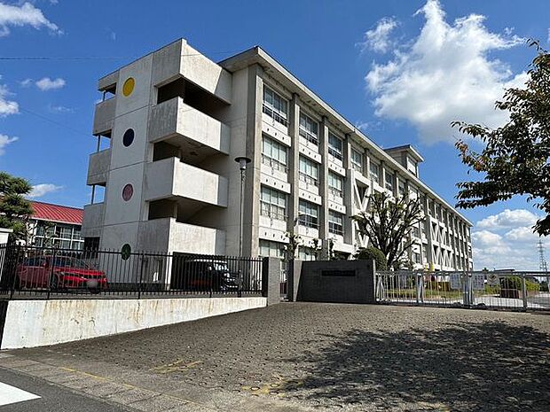 大和南小学校 650m