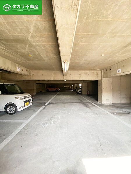 画像24:地下駐車場