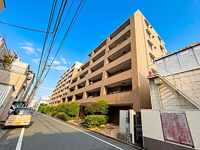 外観：【外観】閑静な住宅街に佇む本物件