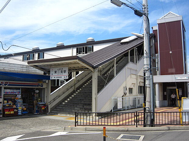 【交通】山陽電鉄「東二見」駅まで徒歩12分。特急停車駅で、大阪方面、姫路方面へアクセス良好です。