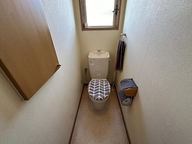 【トイレ/2階】トイレは2箇所設けられています。来客時も気兼ねなく使用できます！