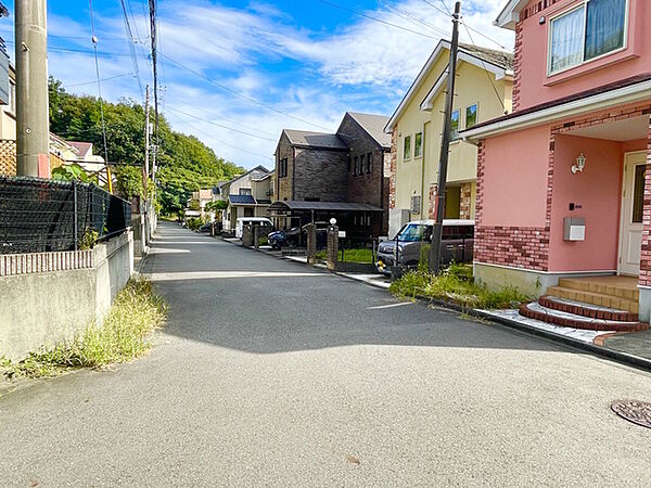 カースペース2台可能 南西側にお庭もあります。