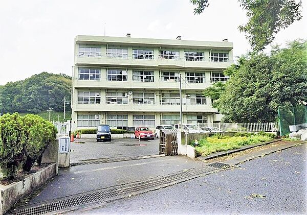 厚木市立上荻野小学校（1430m）