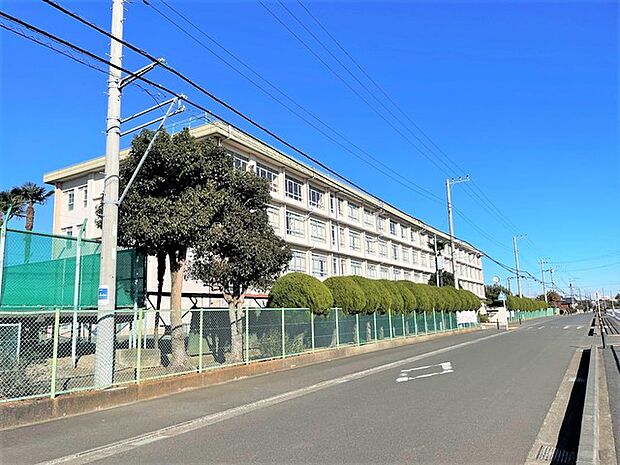 平塚市立大住中学校（1410m）