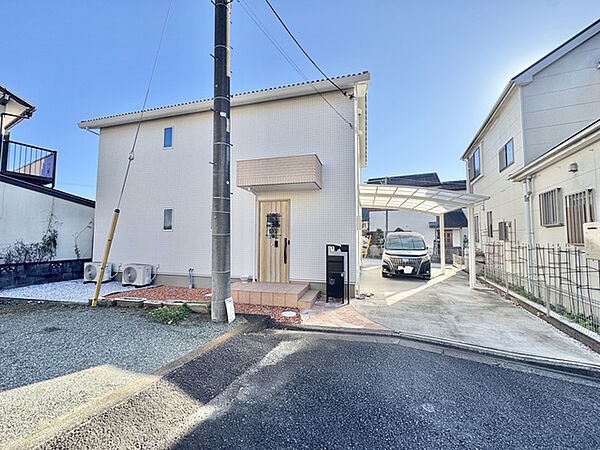 平日や遅めの時間からのご見学もご相談下さい。きっとお写真では伝わらない良さがお分かりいただける住宅となっております。