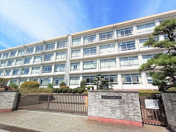 平塚市立金目中学校（340m）