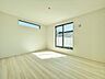 室内：一日の疲れを癒す、落ち着いたプライベートルーム。