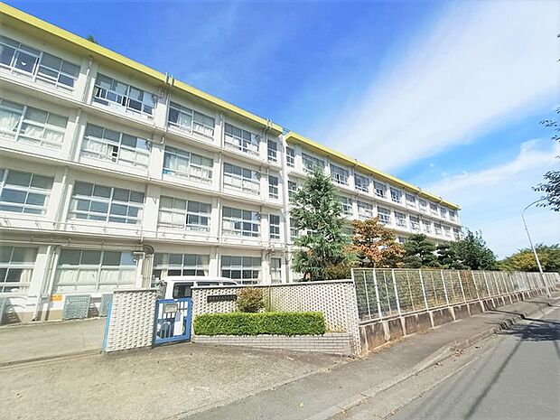 平塚市立山下小学校（400m）