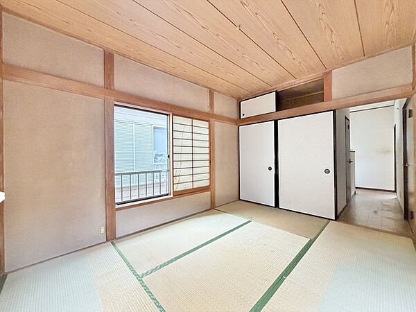 【リフォーム前写真】 2階和室は洋室へと仕様変更致します。主寝室6帖となりますので、広々とおくつろぎいただけます。