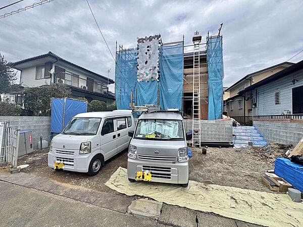 「ただいま建築中！少しずつ形になっていく我が家の成長を見守るワクワク感がいっぱい。完成したら、家族みんなが笑顔になれる“とっておきの場所”になりますように。」