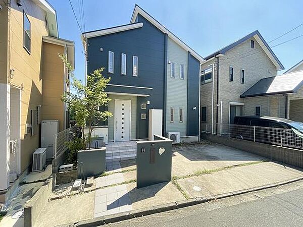 主寝室の約7.0帖は心地よい睡眠を演出する空間です。また、収納スペースとしてWICが付設されております。