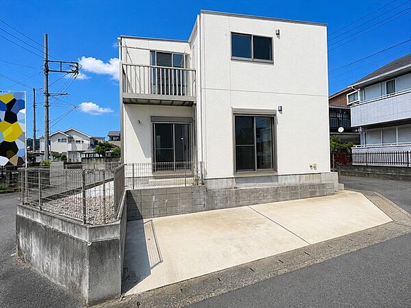 カースペース有・庭付き・3方向角地 外壁塗装・屋根塗装工事予定。
