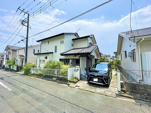 自由に設計するためには、そのための広々とした土地が必要です。まずはお気軽にお問い合わせをお待ちしております。