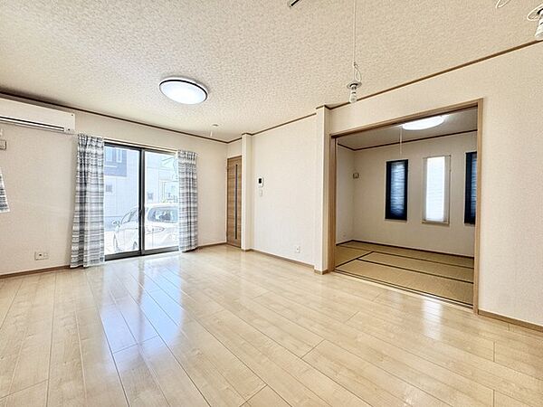広々としたスペースでお寛ぎの時間をお楽しみください！