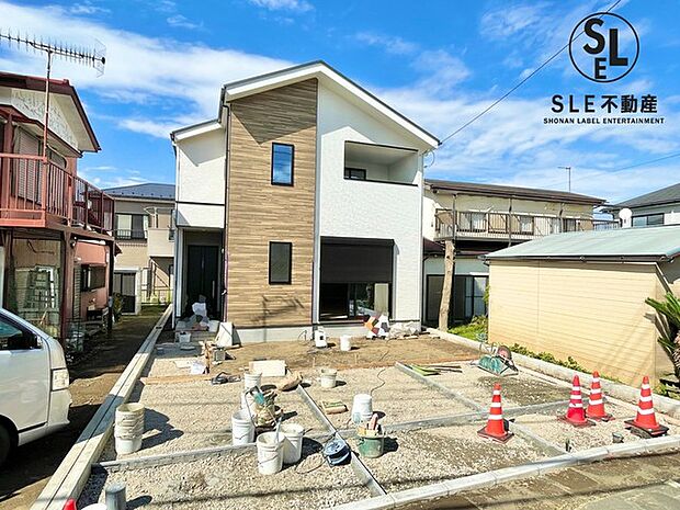 【即日予約可】都市ガス採用♪「駅徒歩18分」×「LDK広々23.8帖」並列2台駐車で開放感◎ 青々としたお空がとても気持ち良いですね。