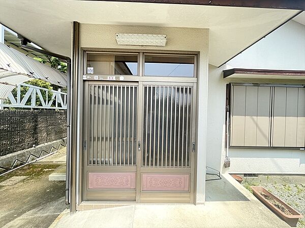 建築条件なしの売地です。