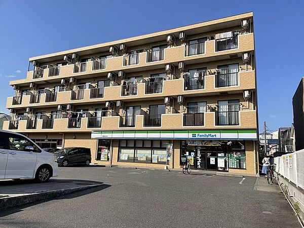 ファミリーマート 秦野南矢名店 日常使いに便利な「ファミリーマート」を生活圏に。周辺は落ち着いた住宅街でありながら、コンビニや駅周辺の利便性がギュッと詰まったエリアです。