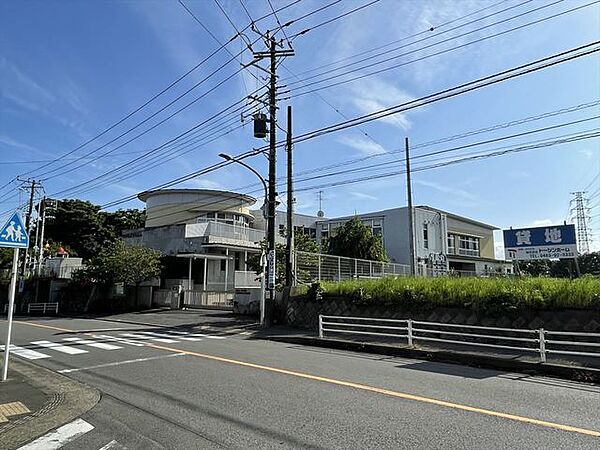 学校法人 光明学院 伊勢原ひかり幼稚園（510m）