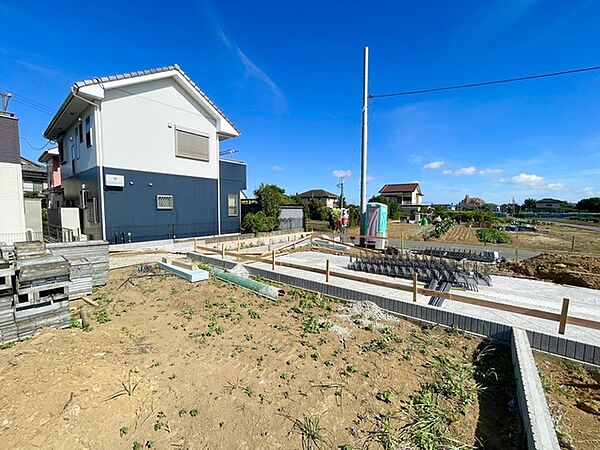 三輪部分もしっかりとれ明るい新築戸建てでです。