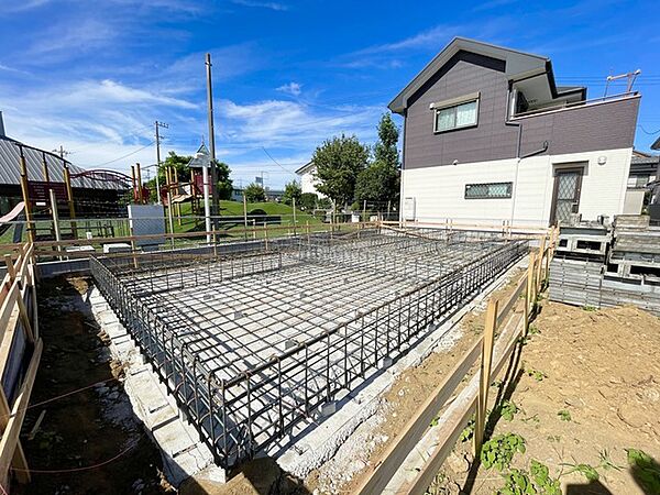 ■住宅性能評価《設計性能評価・建設性能評価》 5分野7項目で一番高い等級取得を標準化している 国に登録している第三者機関が、同一の基準によって、住宅の性能を10の分野で評価するものです。